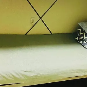 ラッキー ホステル